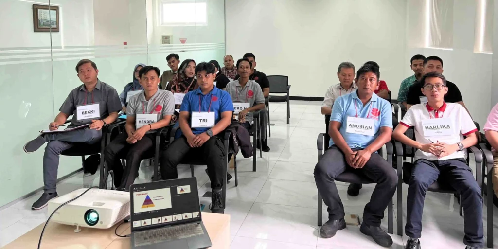 Bangun generasi pemimpin berintegritas & resilien. melalui Leadership Development.