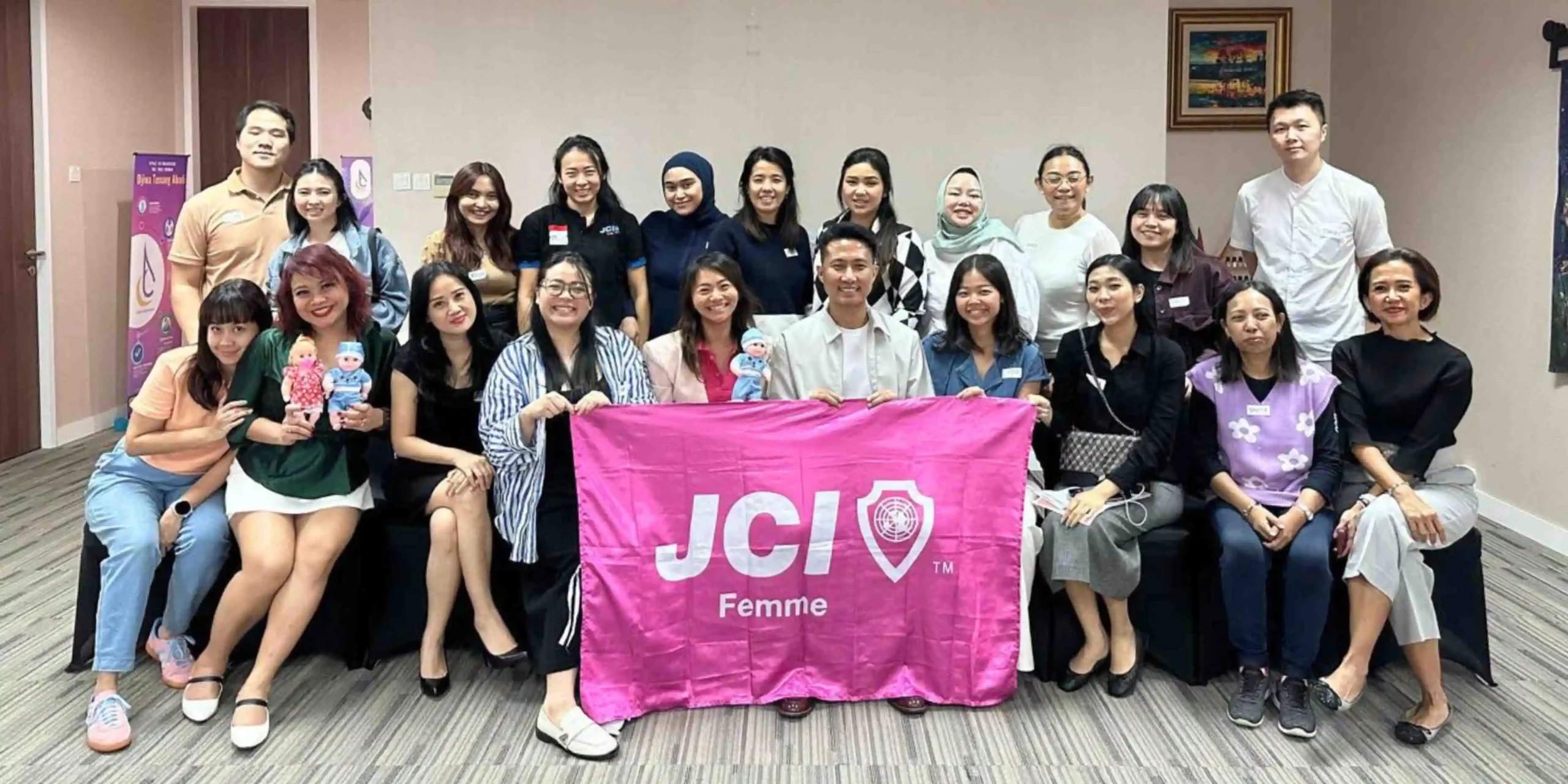 Bangun generasi pemimpin berintegritas & resilien melalui Leadership Development.